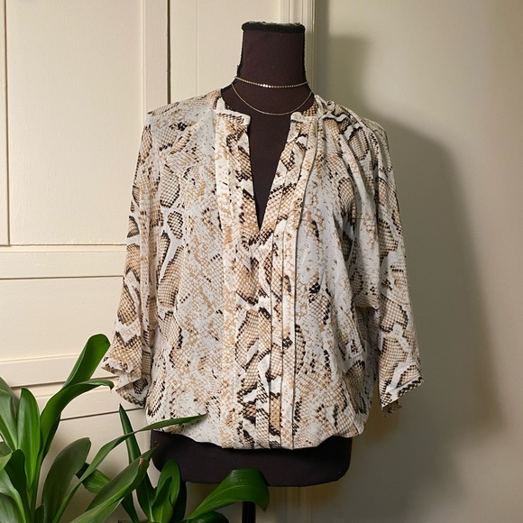 Light Sheer Professional Blouse Snake Skin Top - Picture 2 of 6